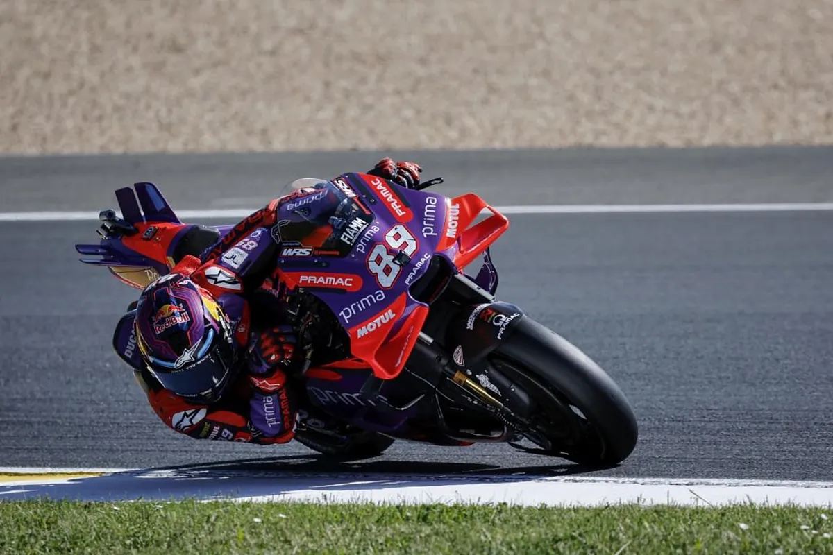 Jorge Martín arrasa en el Sprint, con Marc Márquez y Viñales en el triplete español