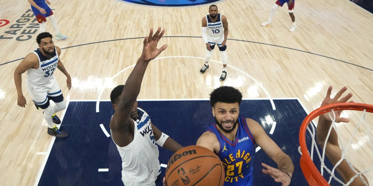 Playoffs NBA 2024 | Denver Nuggets repite la dosis de visita y vence a Minnesota Timberwolves para empatar la serie