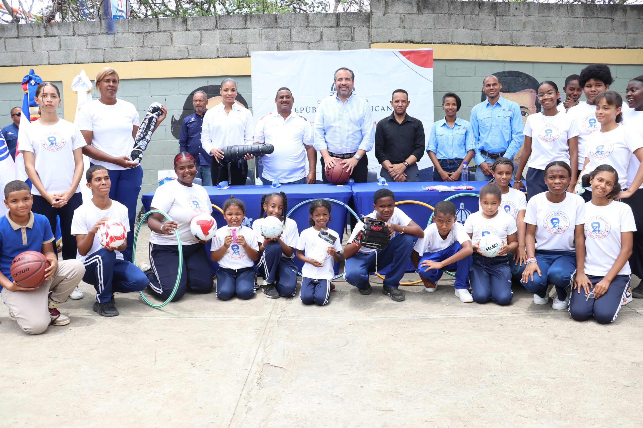 “Inefi con el Barrio” impacta a más de 200 personas en Capotillo con torneos deportivos y jornada odontológica