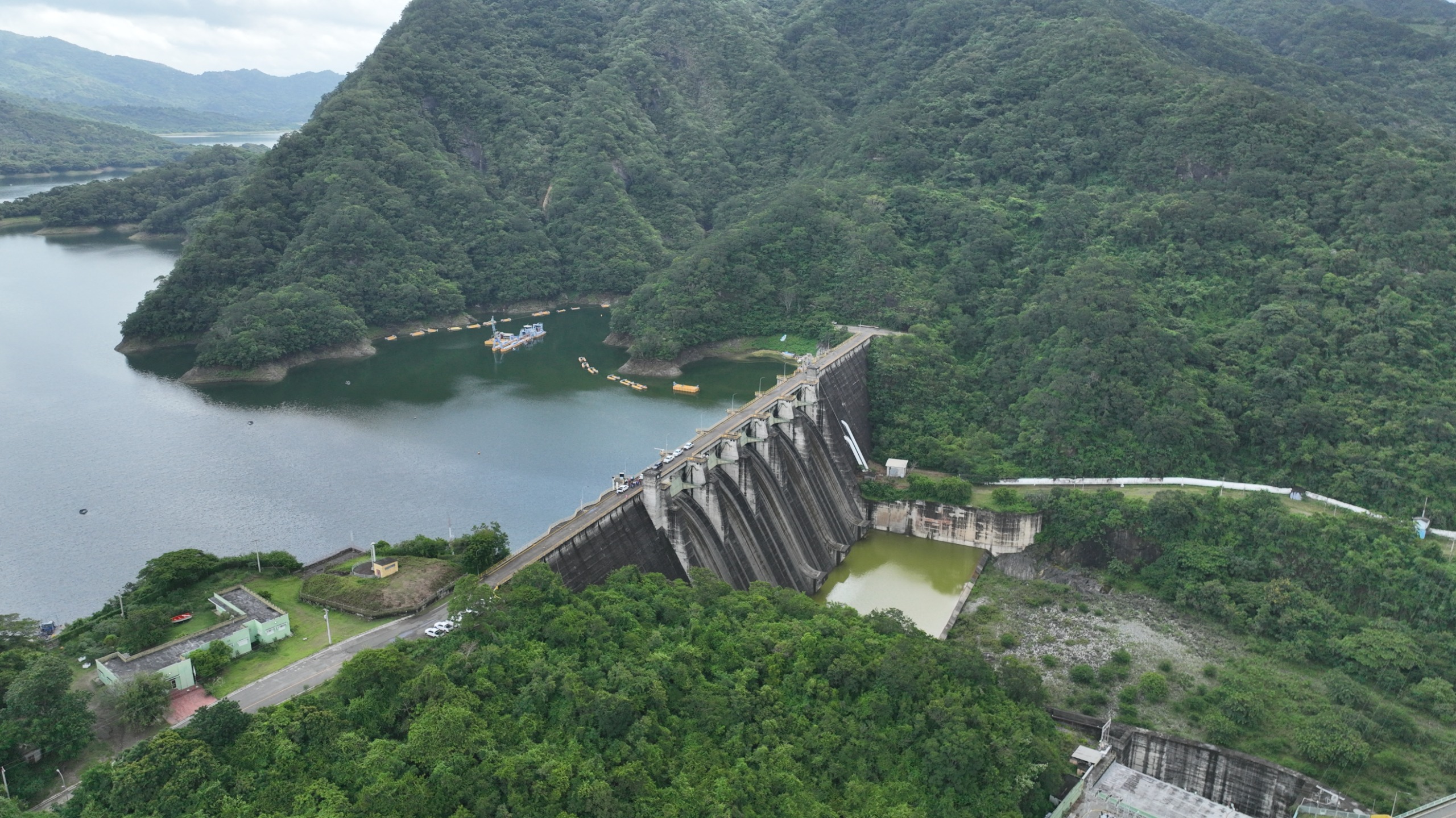 Indrhi informa que reciente vaguada aporta al sistema de presas 11 millones de metros cúbicos de agua