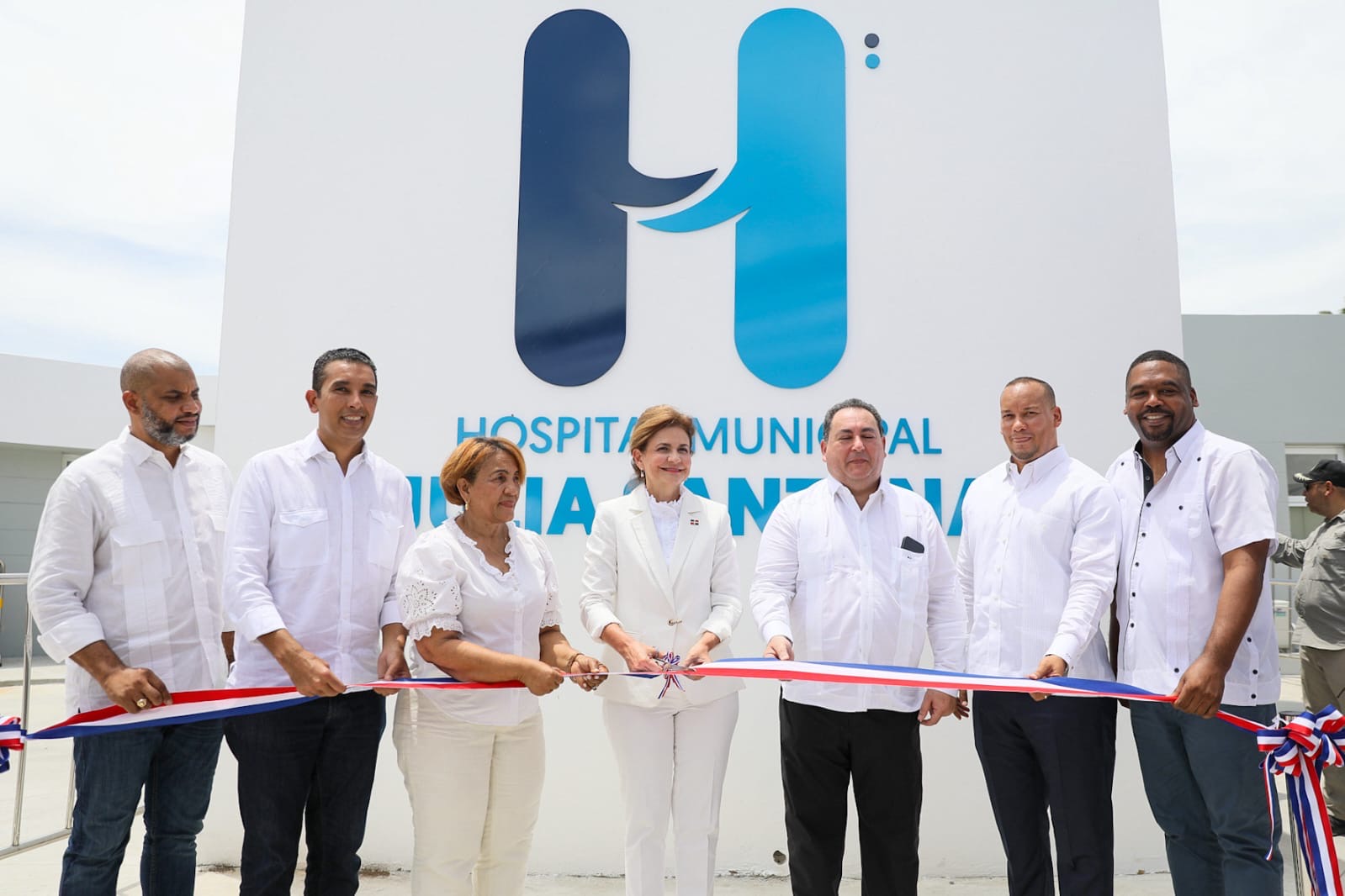 Vicepresidenta entrega obras para continuar impulsando desarrollo del Sur