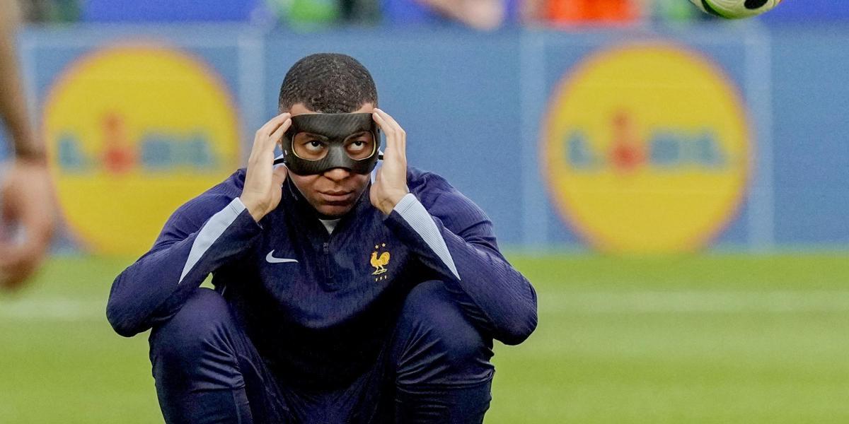 Eurocopa 2024 | Kylian Mbappé se vuelve viral por el fastidioso gesto con su máscara de protección en Francia vs Países Bajos