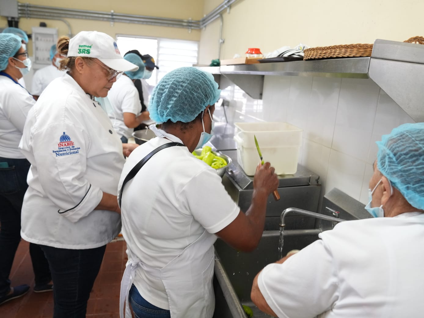 Inabie refuerza conocimientos de proveedores para garantizar correcta preparación y distribución de la alimentación escolar