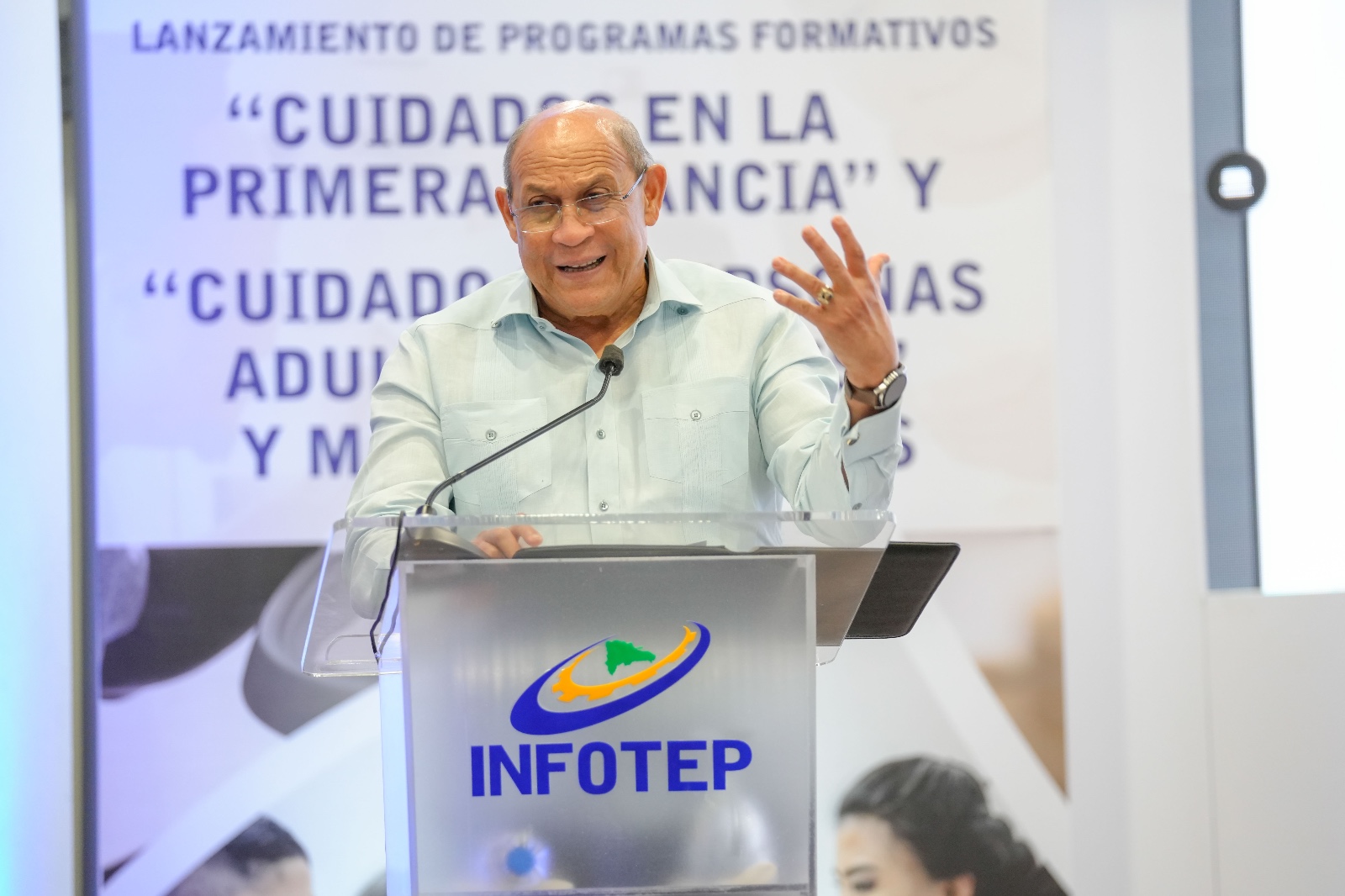 Infotep y OIT lanzan programas formativos y guías para el cuidado de la primera infancia y de las personas adultas mayores