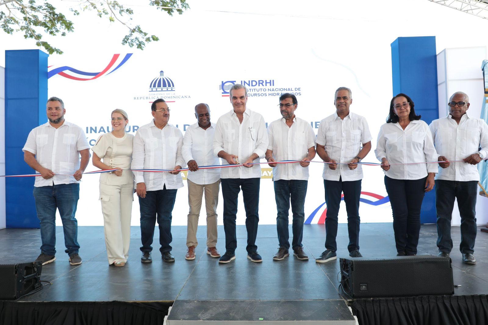 Presidente Abinader inaugura rehabilitadas obras hidráulicas, un comedor económico que servirá hasta 4,000 raciones de comidas diarias y el play Paso Cibao en Hato Mayor