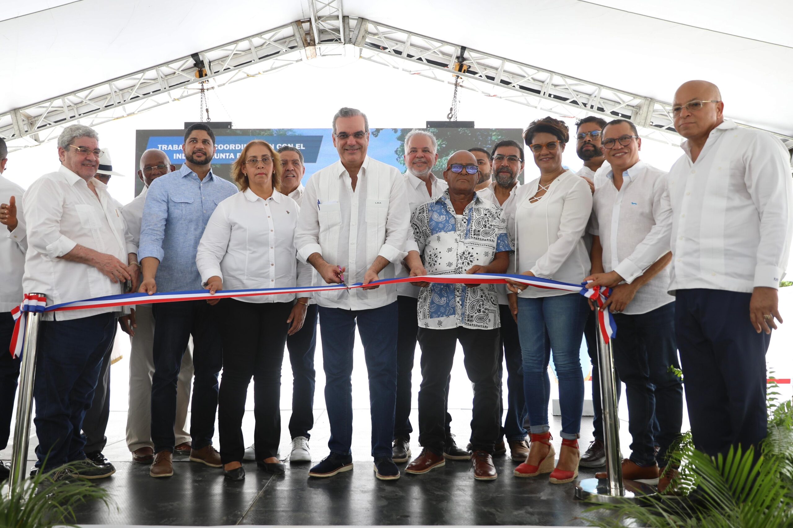 Presidente Abinader inaugura Centro Tecnológico JFPG en Haina y deja iniciados trabajos de construcción del hospital traumatológico de San Cristóbal