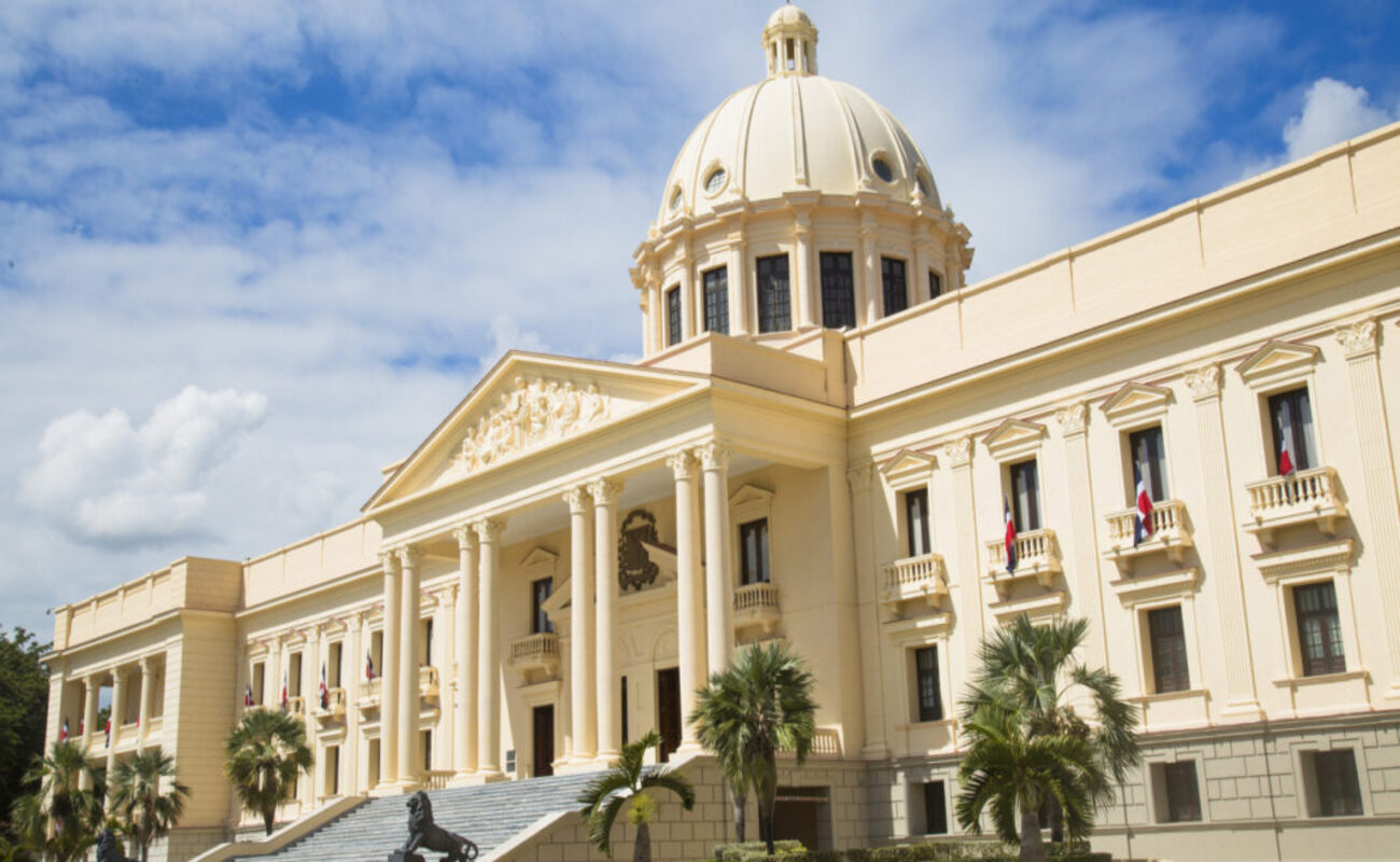 Presidente Abinader promulga Ley núm. 22-24 que crea los distritos judiciales de Santo Domingo Este, Santo Domingo Norte y Santo Domingo Oeste