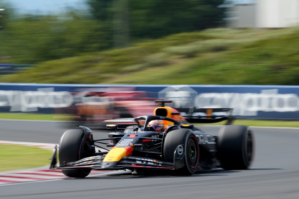 La furia de Verstappen en Hungría a través de las radios