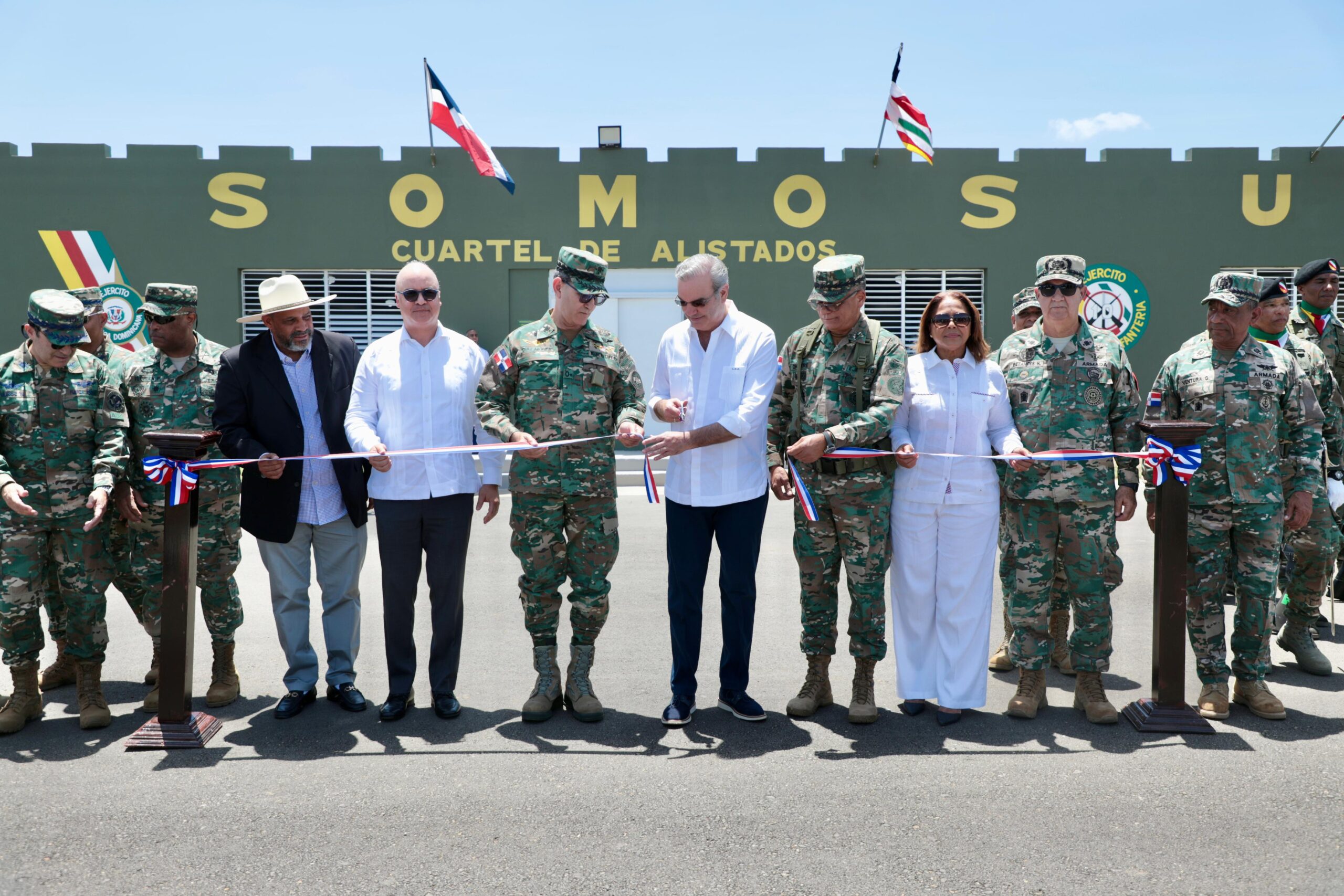 Presidente Abinader inaugura instalaciones del 10mo. Batallón del Ejército y Centro de Interdicción Migratoria, para seguir fortaleciendo la seguridad militar y tener mayor control en la frontera