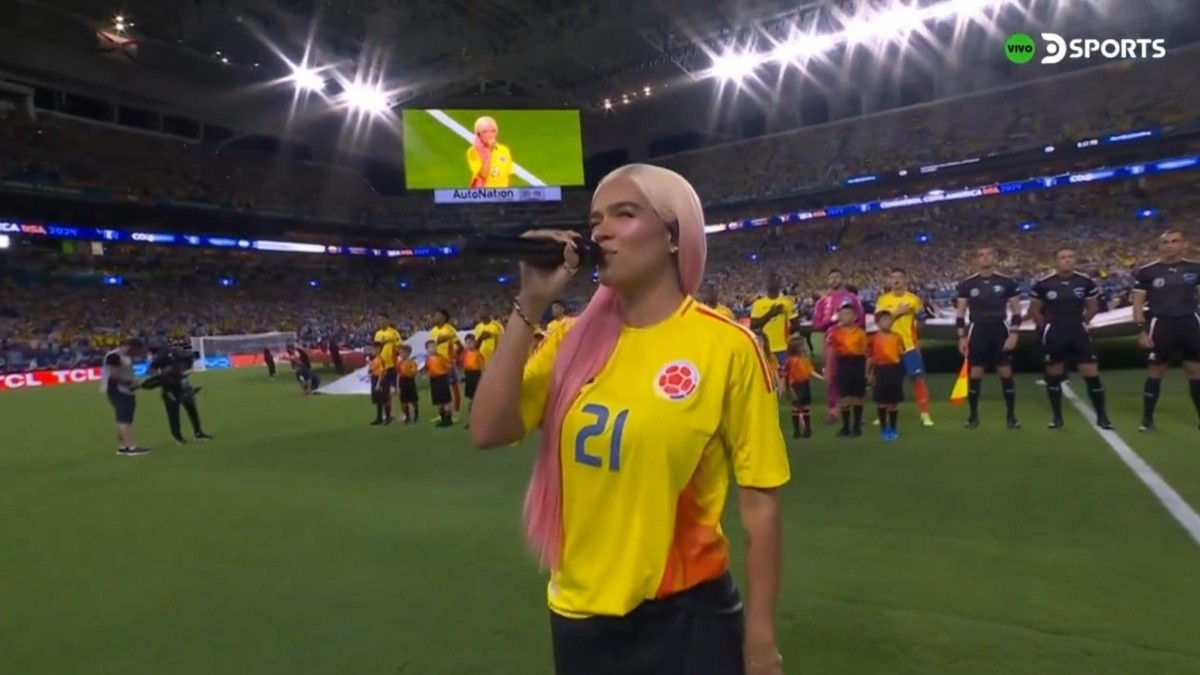 VIDEO: Karol G cantó con emoción el himno de Colombia en la previa a la final de la Copa América 2024