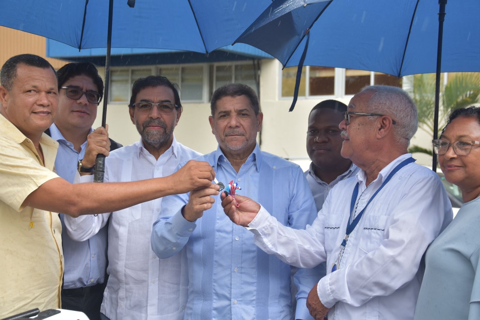 Ministro Limber Cruz impulsa remodelación de instalaciones en Monte Plata