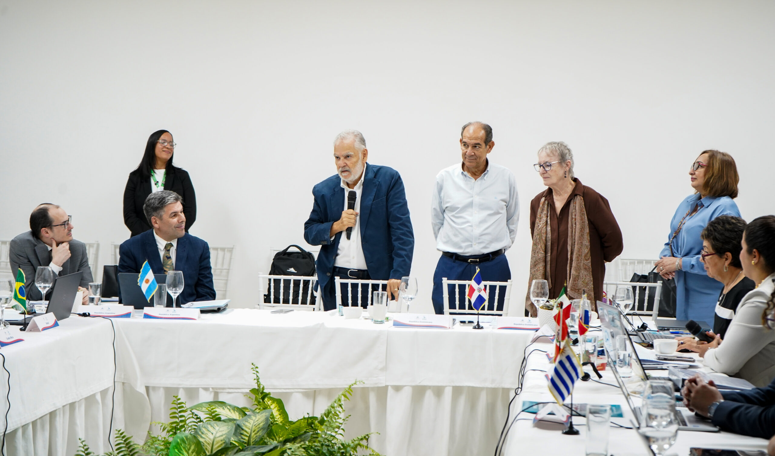 Ministro de Medio Ambiente pondera celebración de reunión regional en República Dominicana sobre la protección de las ballenas