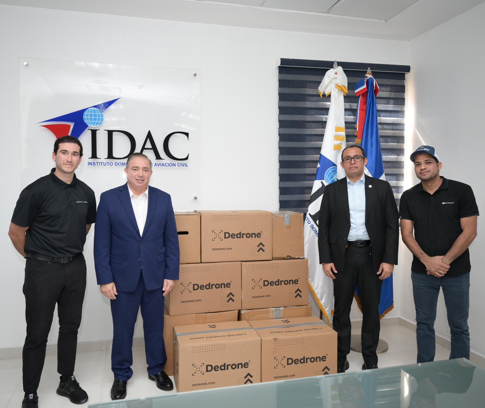 Instituto Dominicano de Aviación Civil entrega equipos modernos al Cuerpo de Seguridad Presidencial