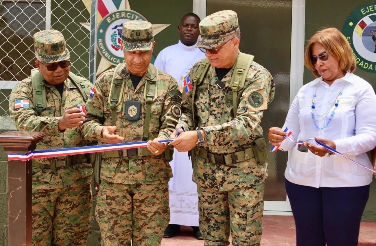 Ejército realiza recorrido de supervisión en la región Sur y reinaugura recintos militares