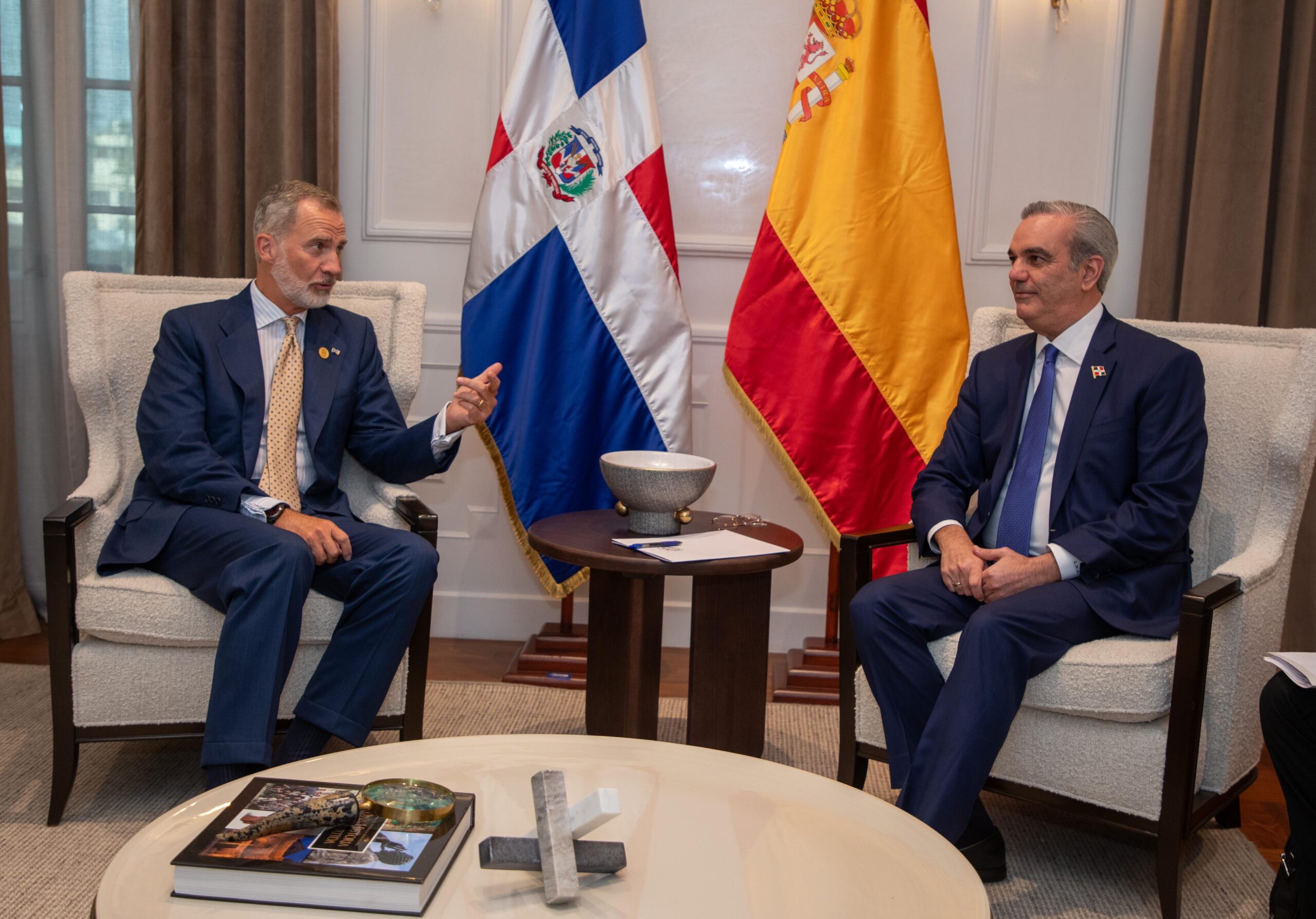 Presidente Abinader y rey de España, Felipe VI, se reunieron esta tarde por espacio de una hora en el Palacio Nacional