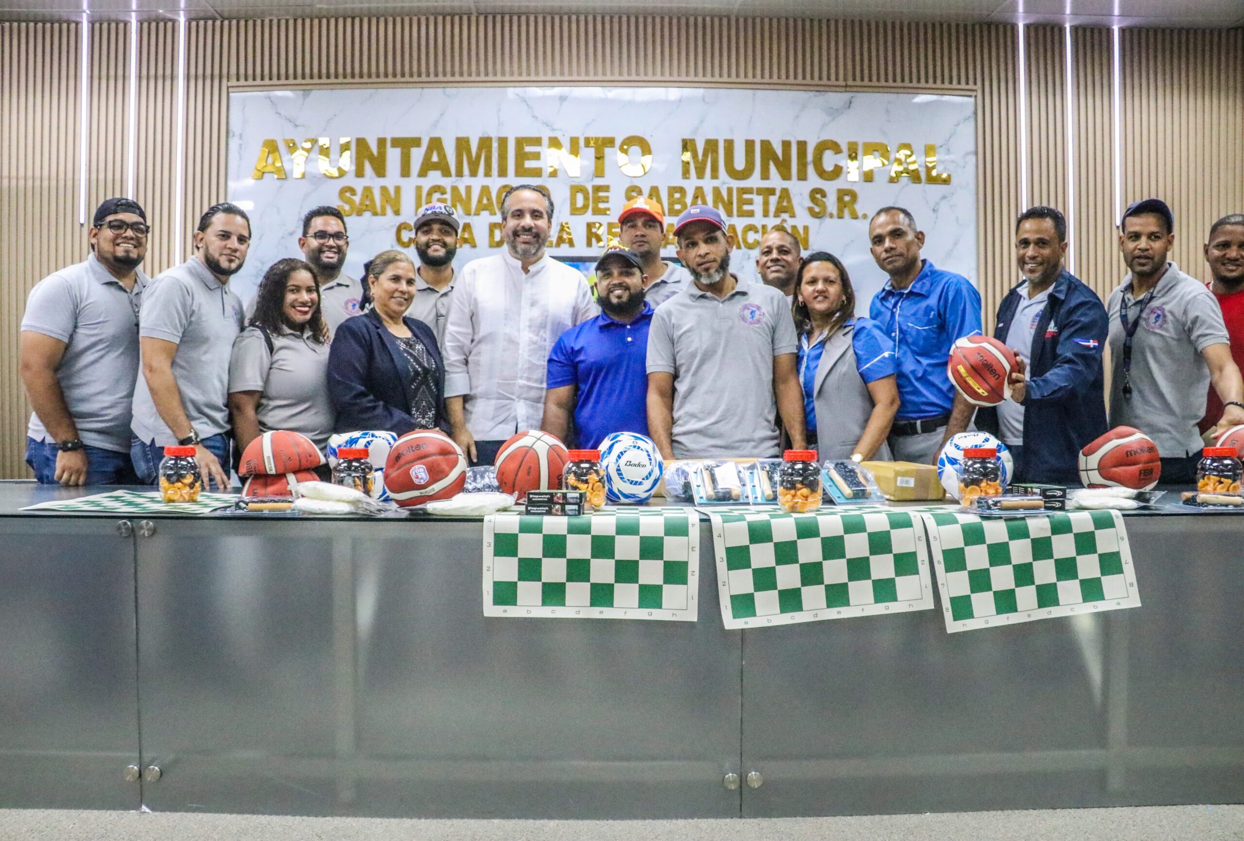 Inefi presenta proyecto de remozamiento de canchas e implementa programas deportivos en Santiago Rodríguez