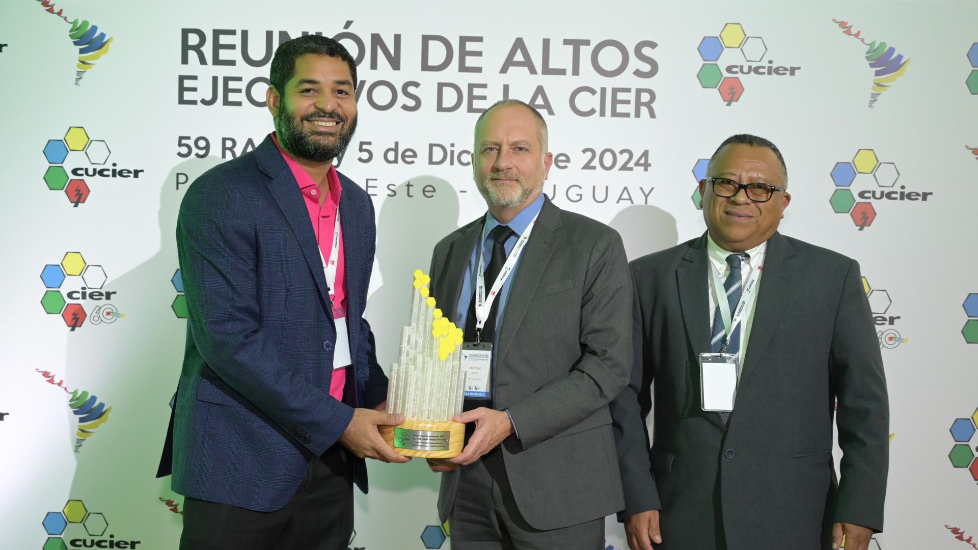 República Dominicana recibe premio regional por proyecto innovador de energía limpia en Independencia