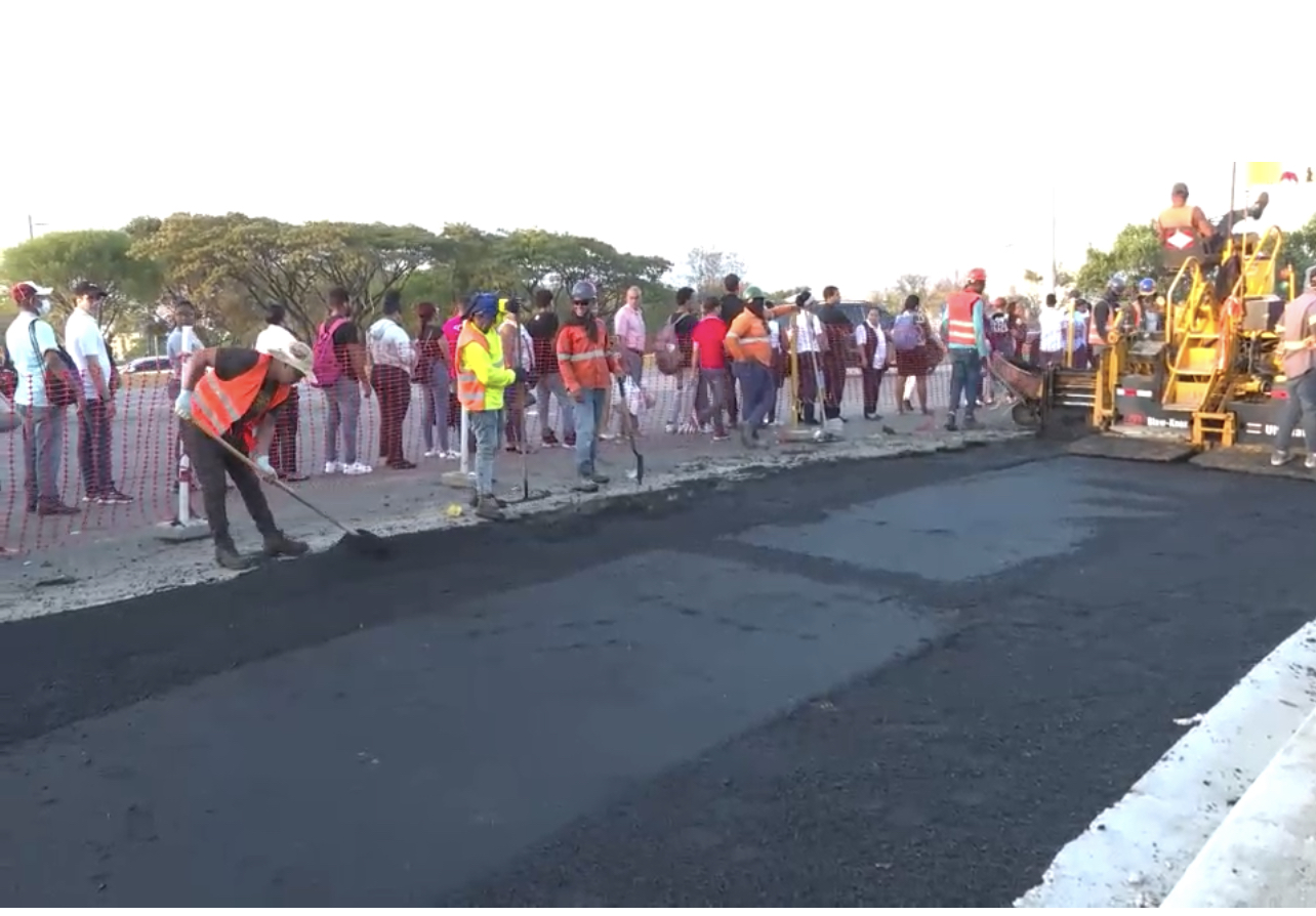 MOPC inicia un gigantesco plan de bacheo en vías dominicanas.