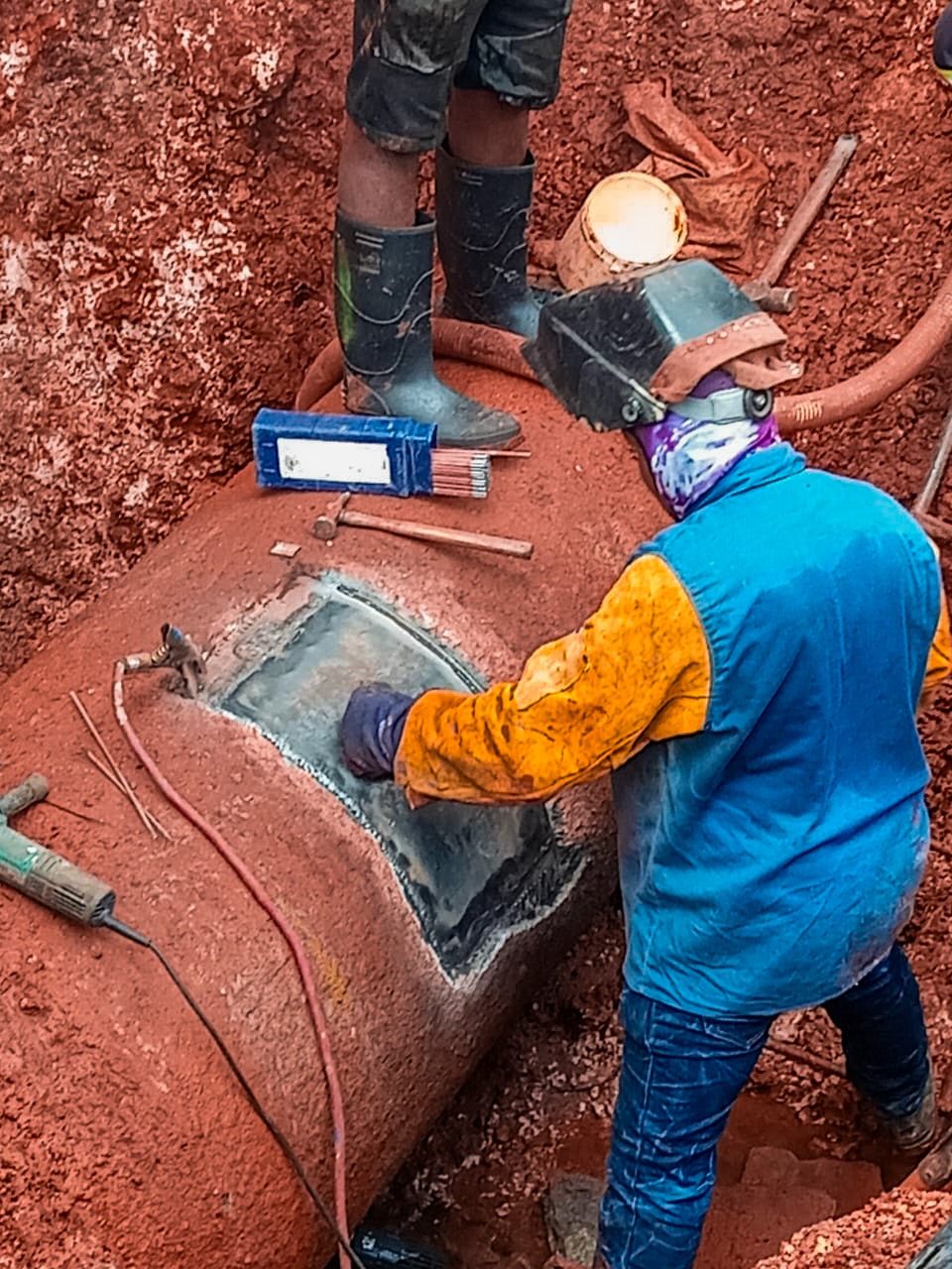 CAASD restablece servicio de agua potable a Villa Consuelo tras corrección de avería.