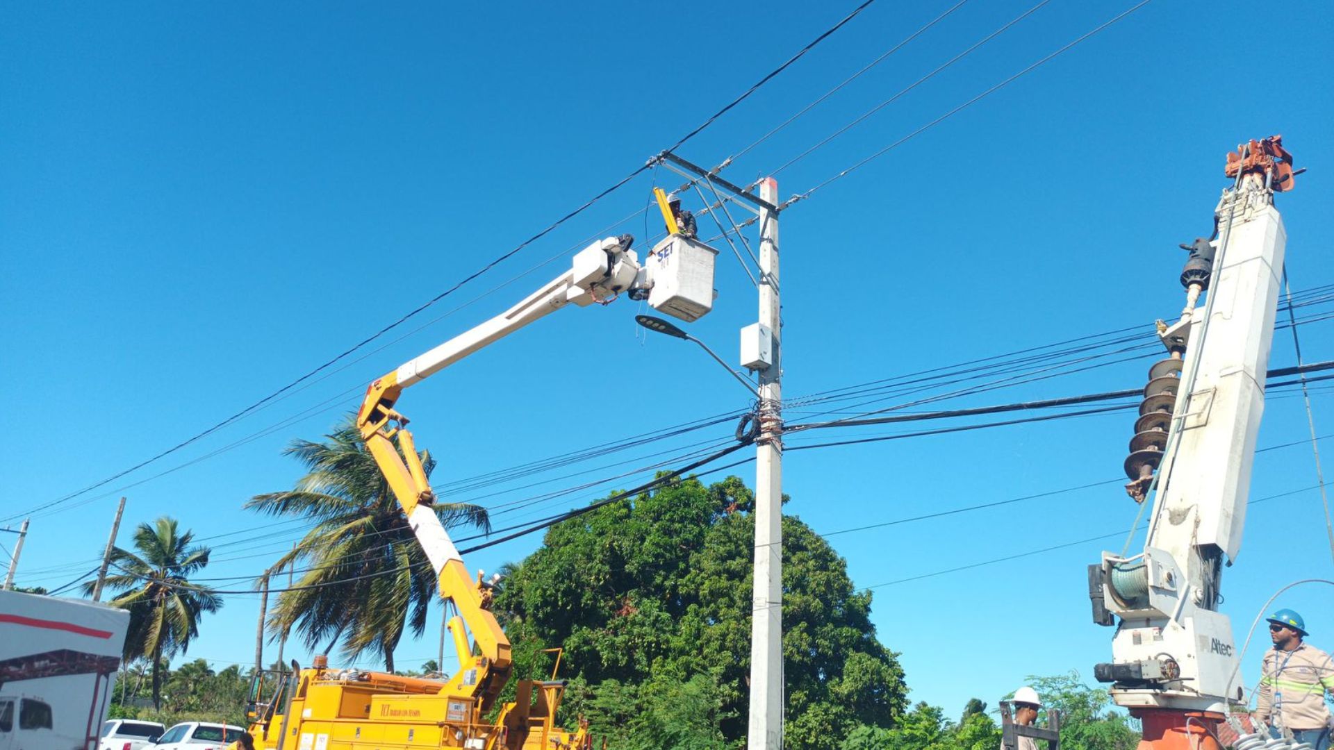 Edesur coloca banco de reguladores en Palenque, San Cristóbal, a un costo superior a los RD$4.5 millones