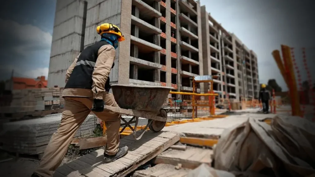 Precios de albañilería y plomería elevan el costo de la construcción de viviendas