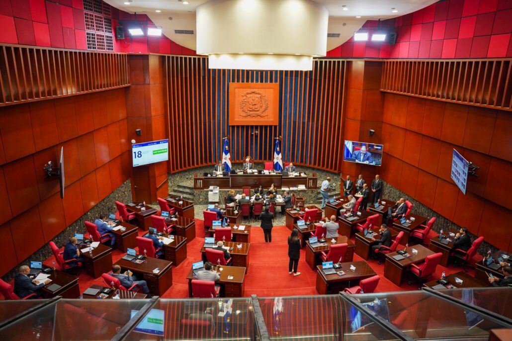 Senado de la República Dominicana ejecuta millonario presupuesto sin auditorías ni licitaciones públicas