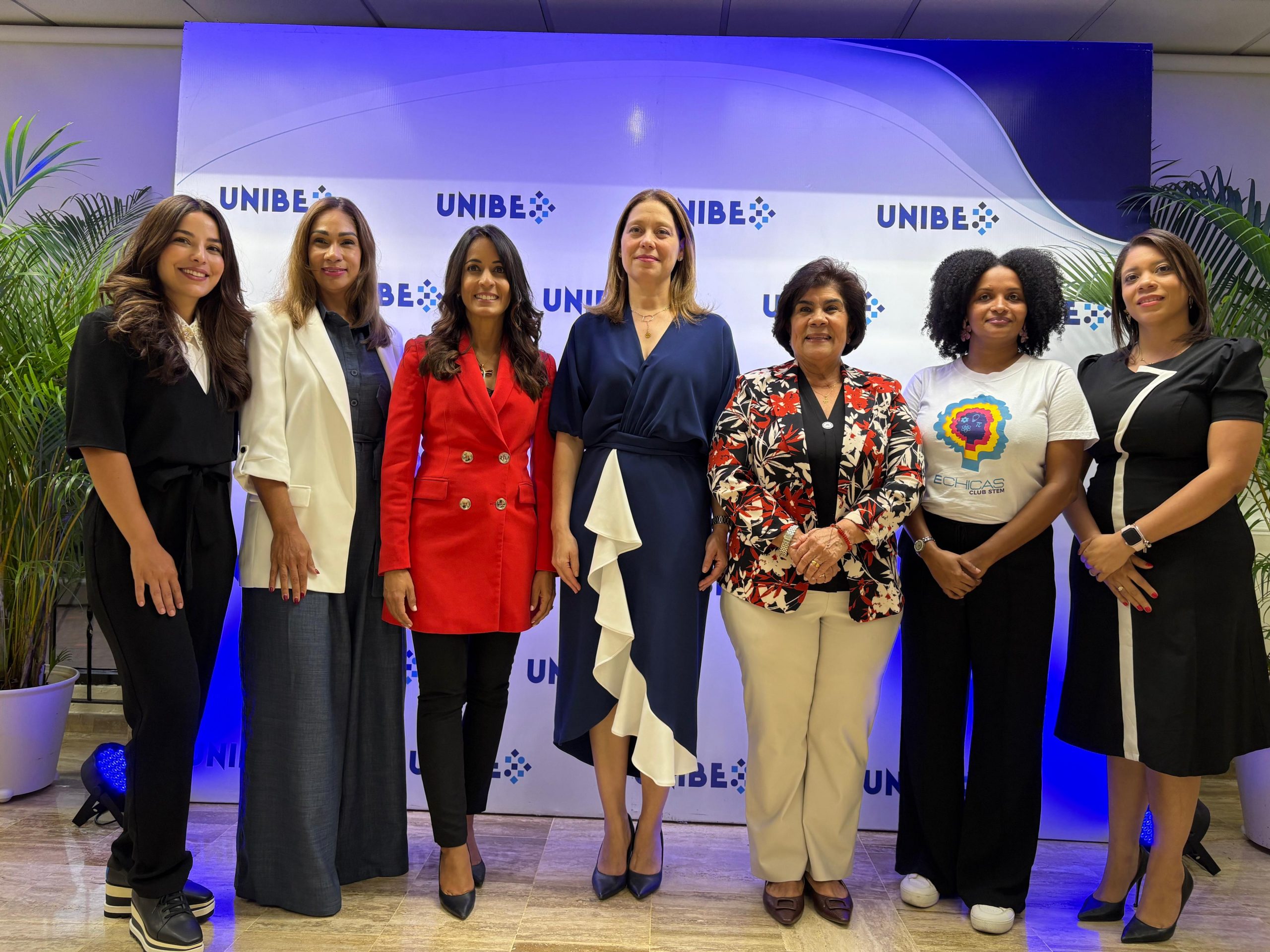 INDOTEL realiza panel para motivar a niñas y jóvenes a estudiar carreras tecnológicas