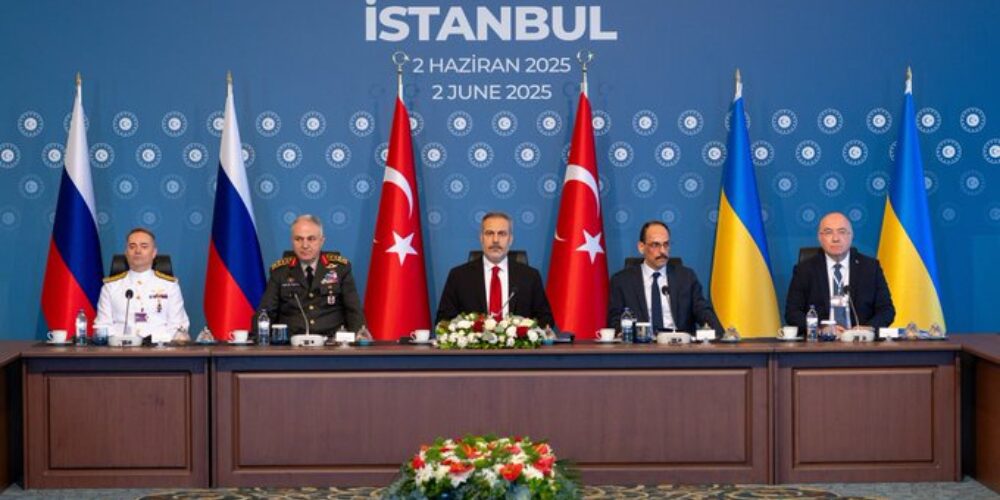 Rusia y Ucrania abren en Estambul la segunda ronda de las negociaciones de paz