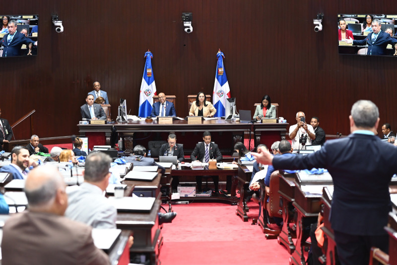 Diputados aprueban reforma al Código Penal; Senado no descarta realizar modificaciones.