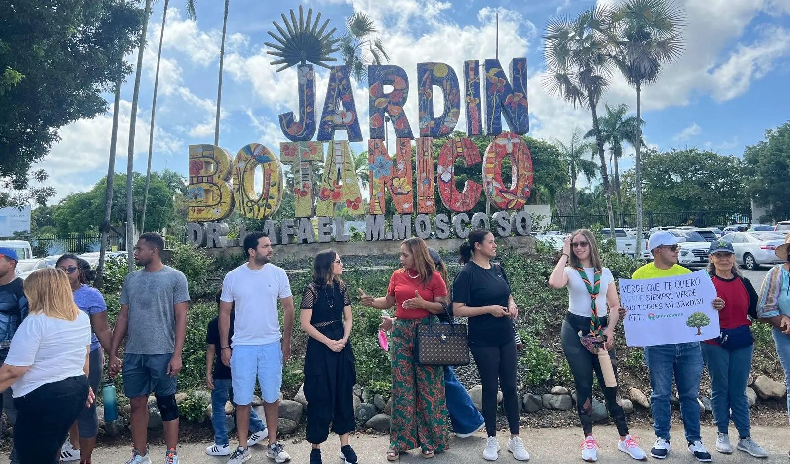 Ministro de Obras Públicas asegura que no se tocará verja del Jardín Botánico