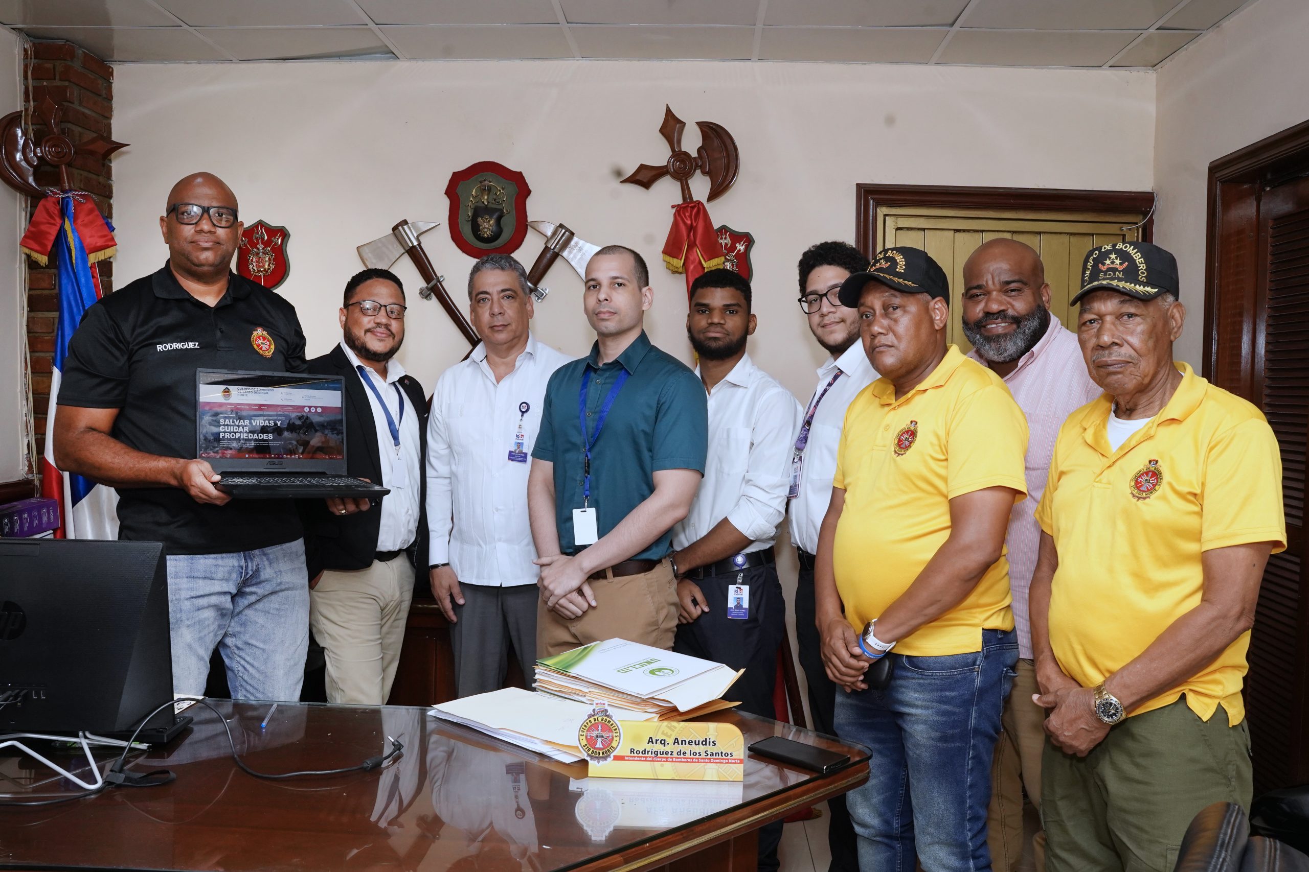 INDOTEL entrega moderna plataforma web al Cuerpo de Bomberos de Santo Domingo Norte