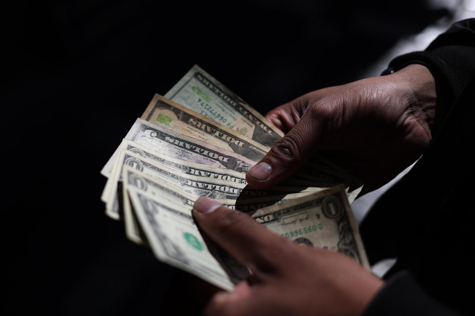 Una economía en crisis, la herencia que recibirá el próximo Gobierno de Bolivia