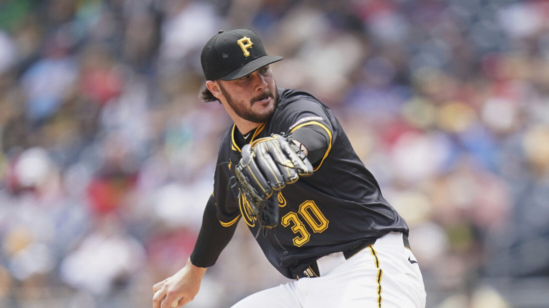 Skenes lidera blanqueada de los Piratas sobre Rojos en el arranque de la serie