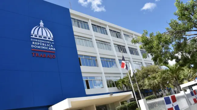Ministerio de Trabajo reitera día de la Restauración de la República no es laborable