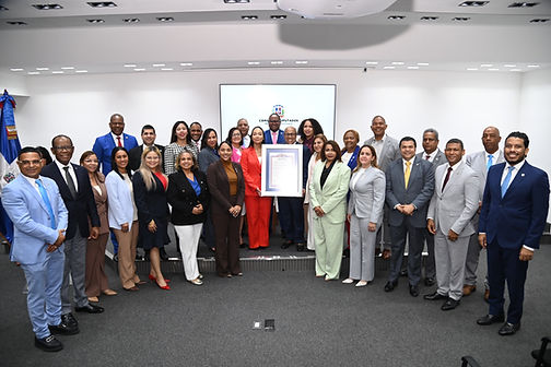 Cámara de Diputados reconoce a Laura Jiménez Pimentel, dominicana destacada en los Estados Unidos