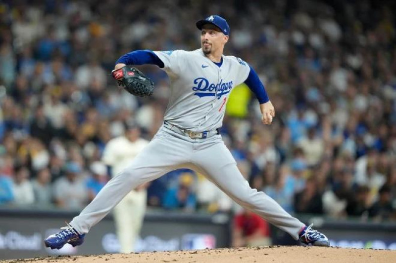 Snell y Freeman conducen Dodgers a vencer a los Cerveceros en Serie de Campeonato