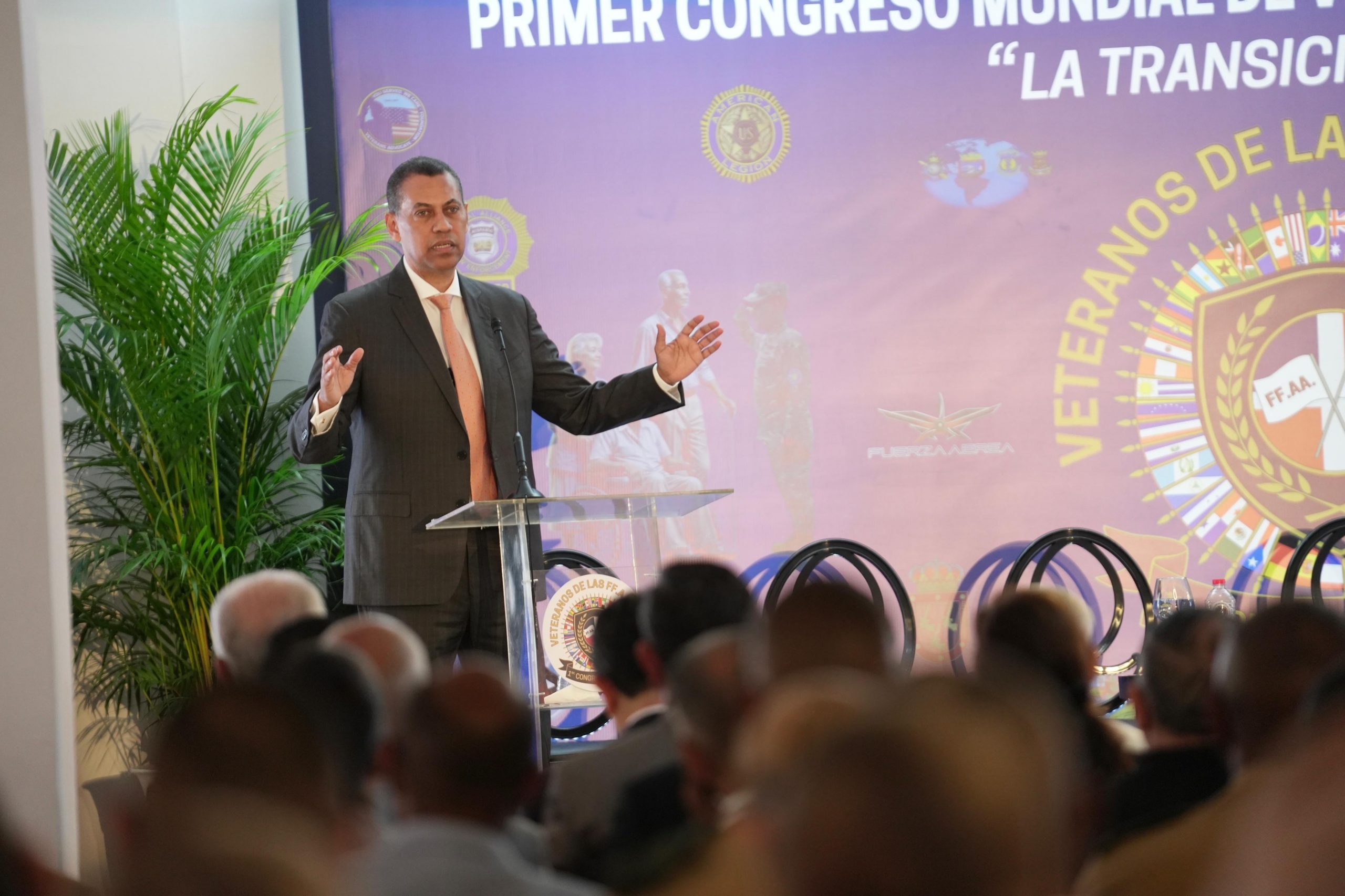 Gómez Mazara resalta rol de veteranos militares y policiales en preservación de democracia dominicana