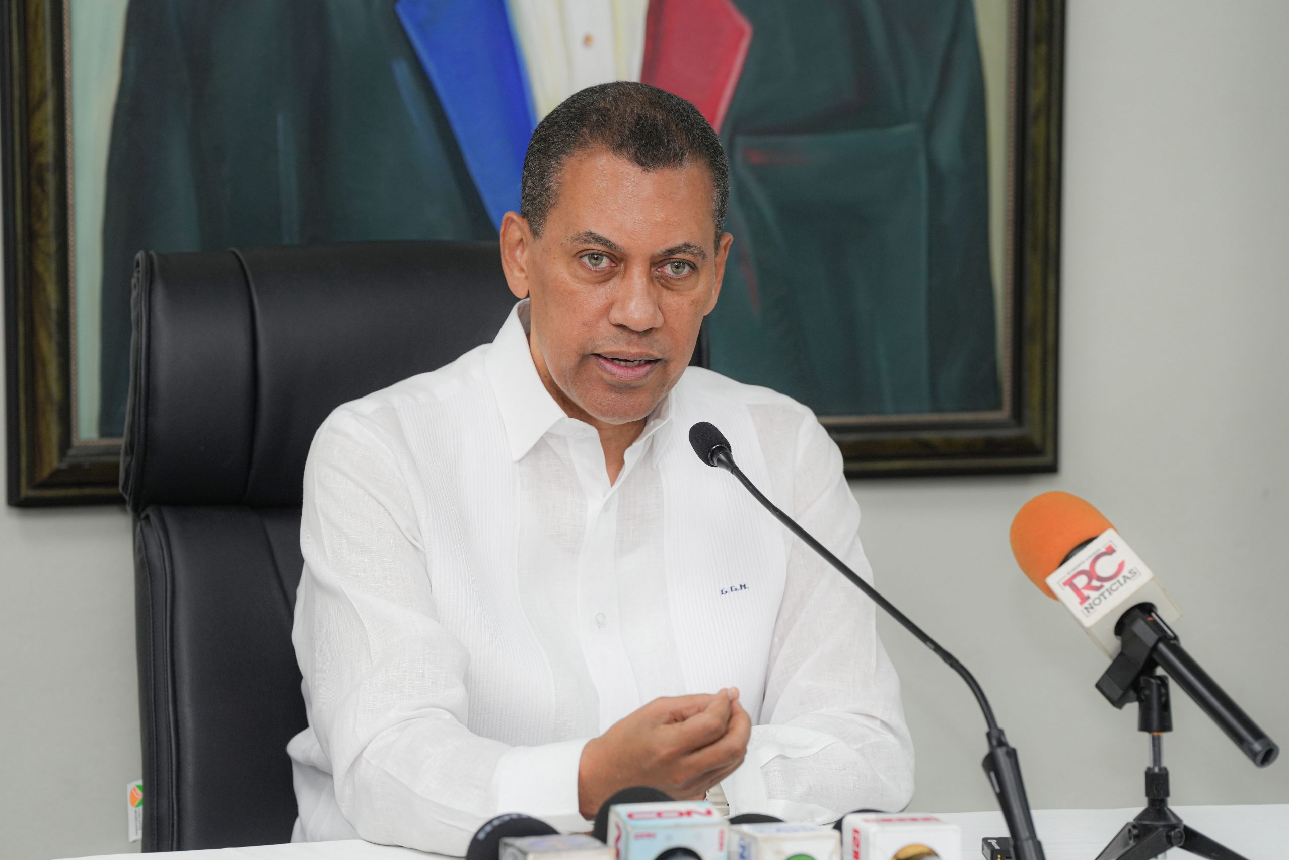 Presidente de Indotel alerta sobre manipulación en redes y aboga por legislación que proteja veracidad informativa