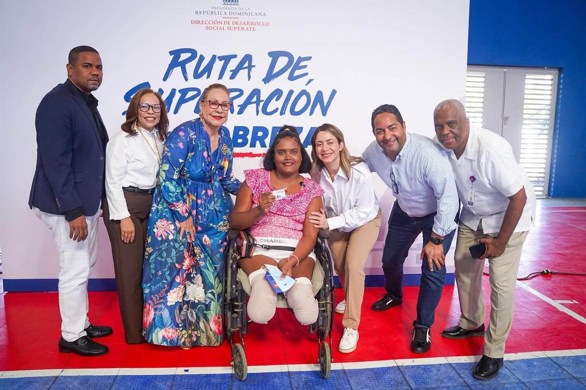 CONADIS se suma a las acciones sociales de Supérate y PROPEEP en Santiago y San Cristóbal