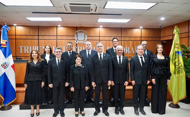 Consejo Nacional de la Magistratura posesiona jueces del Tribunal Superior Electoral
