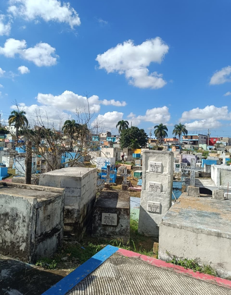 Qué pasa en los cementerios de Santo Domingo?