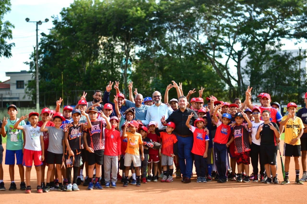 INEFI remoza play de la Liga Añeja de San Francisco de Macorís