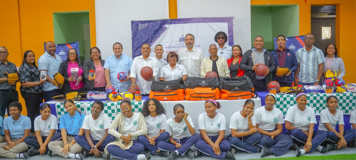 INEFI impulsa el desarrollo del Sur con remozamiento de canchas y programas deportivos en centros educativos