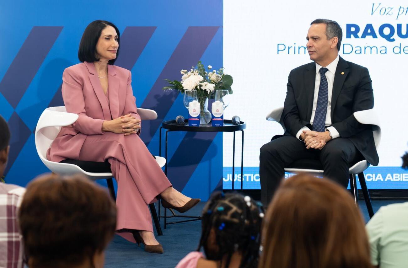 Primera Dama y presidente de la SCJ dialogan con jóvenes sobre la justicia