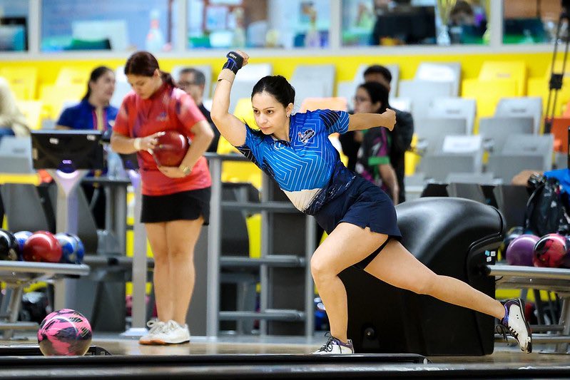 La salvadoreña Edith Quintanilla destaca en Iberoamericano de Bowling en República Dominicana
