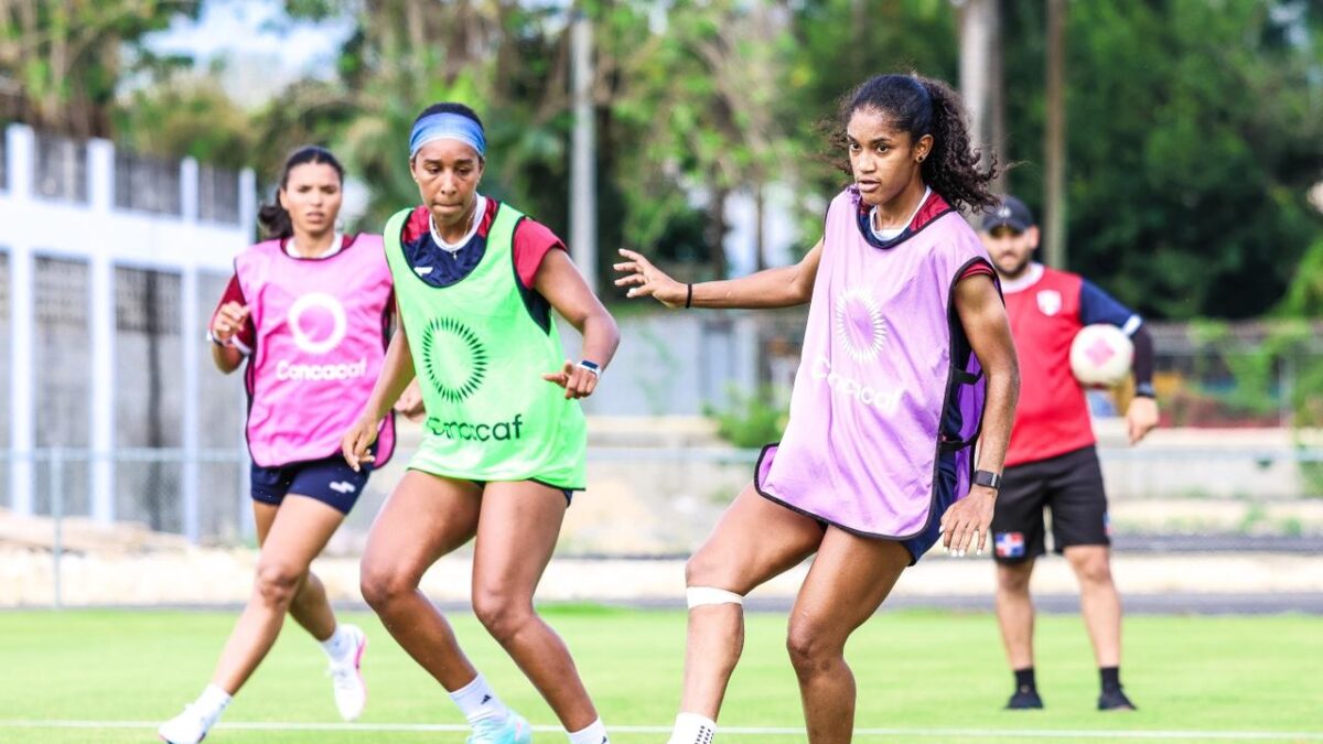 República Dominicana enfrenta a Haití por un lugar en el Mundial Femenino 2027