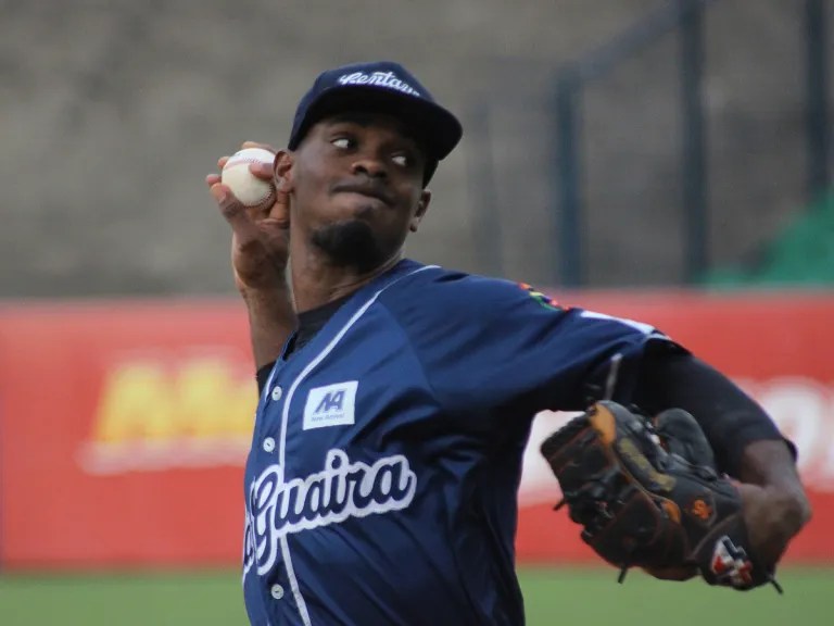 Un total de 39 jugadores importados incorporados a los 8 equipos de Liga Mayor de Beisbol Profesional