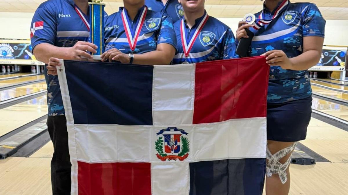 Policía Nacional gana competencia internacional de boliche en Puerto Rico