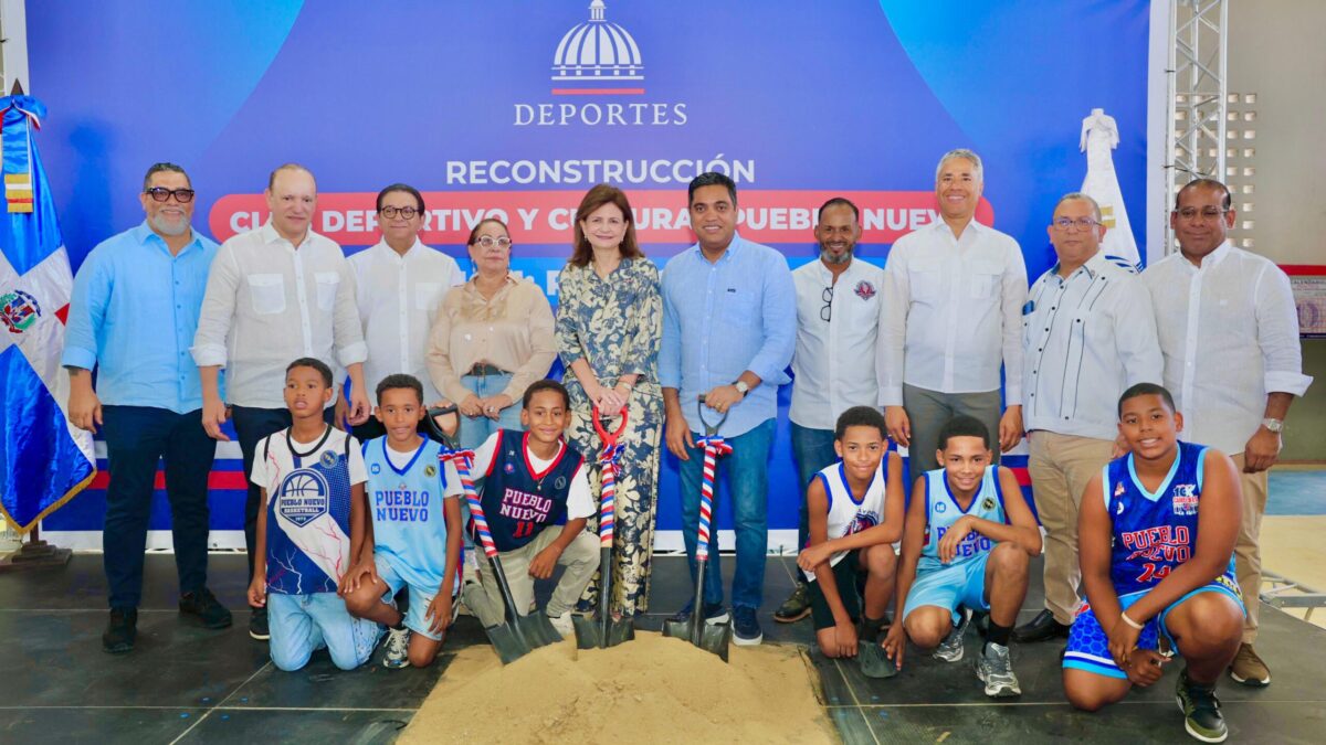 Vicepresidenta Raquel Peña y ministro Kelvin Cruz dan inicio a la reparación del Club Pueblo Nuevo en Santiago