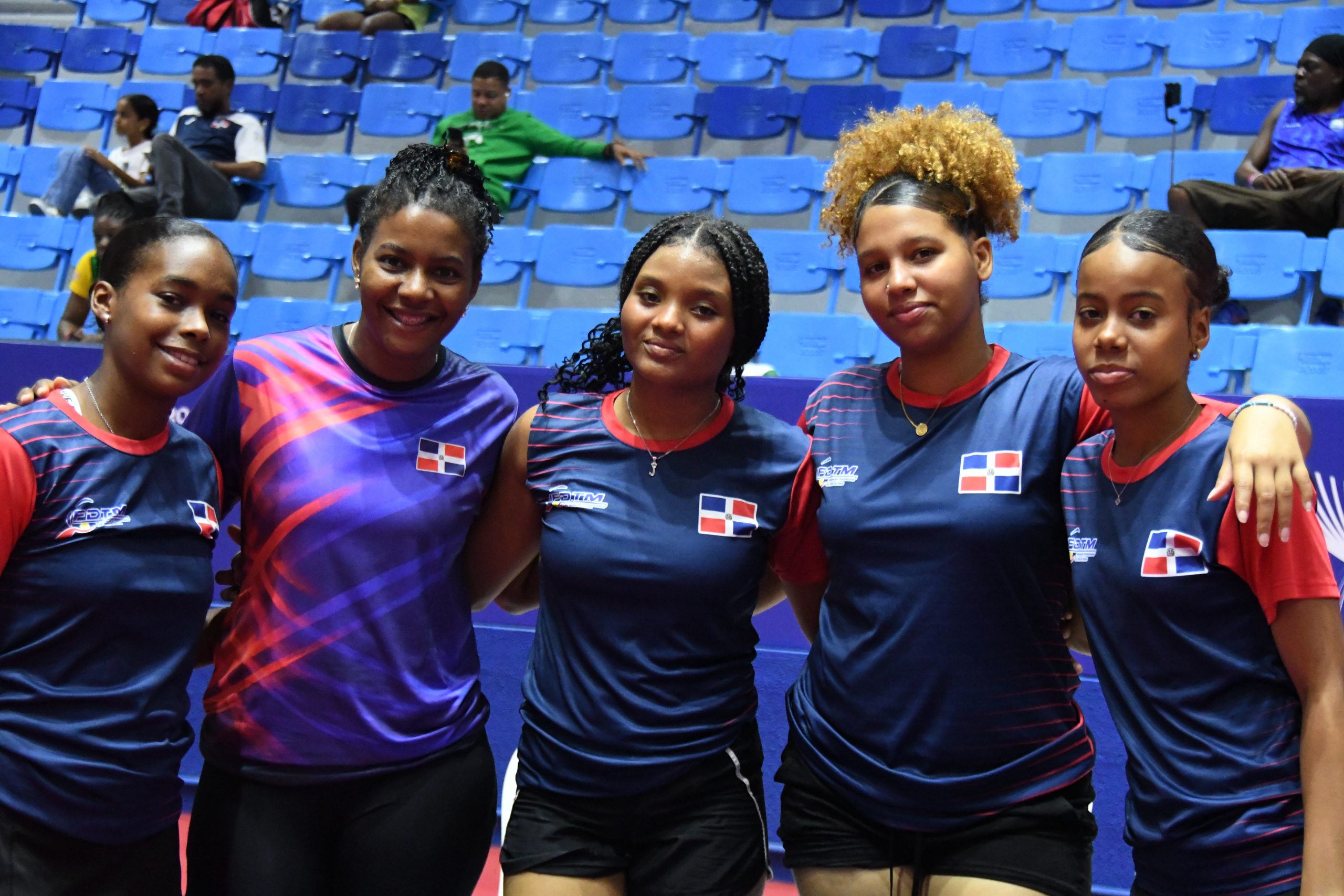 Juveniles ganan tres medallas de plata en equipo tenis de mesa del Caribe